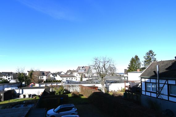 *** Geräumige 3-Zi.-Wohnung in der Solinger Südstadt ...***