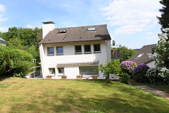***** Ein-/Zweifamilienhaus mit schönem Garten in Solingen-Widdert...*****